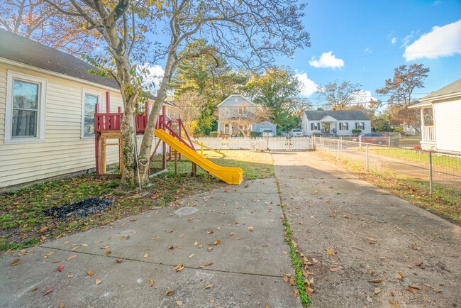 Building Photo - 3216 Marne Ave