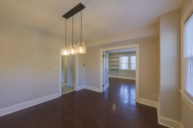 Building Photo - Modern End-Unit Townhome with Garage + Outdoor Space in SE DC