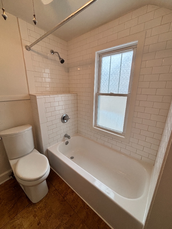 Building Photo - 1321 Lay Blvd