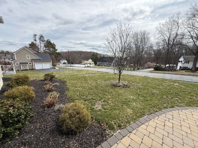 Building Photo - 57 Old Brook Rd