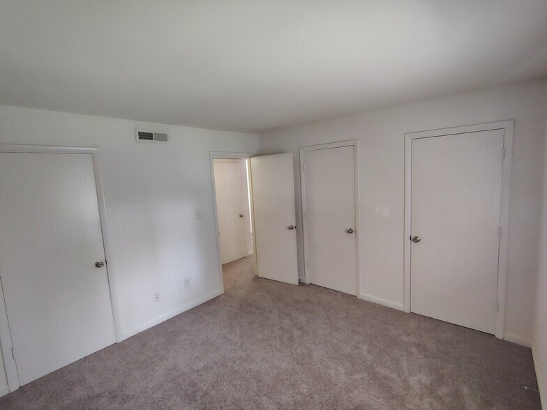 Building Photo - 600 Reusens Rd