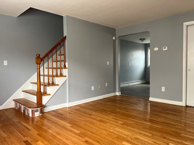 Building Photo - 4 Saint Regis St