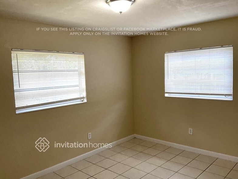 Building Photo - 15615 SW 108th Ct