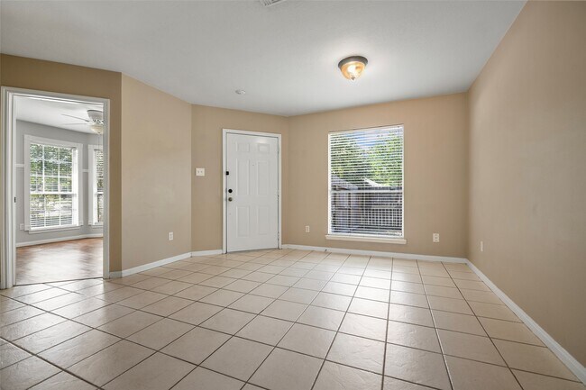 Building Photo - 18103 Gravenhurst Ln