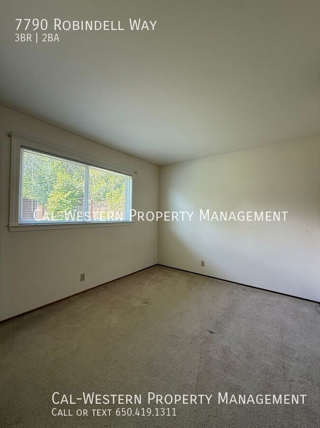 Building Photo - 7790 Robindell Way