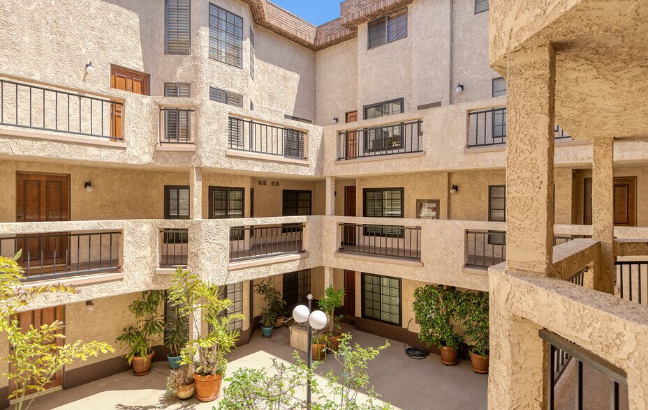 Building Photo - 12321 Ocean Park Blvd