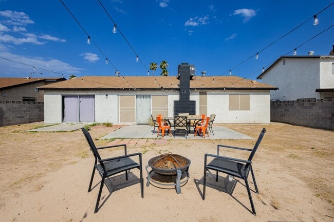 Building Photo - Fully Furnished single story home in Las Vegas with STYLE!