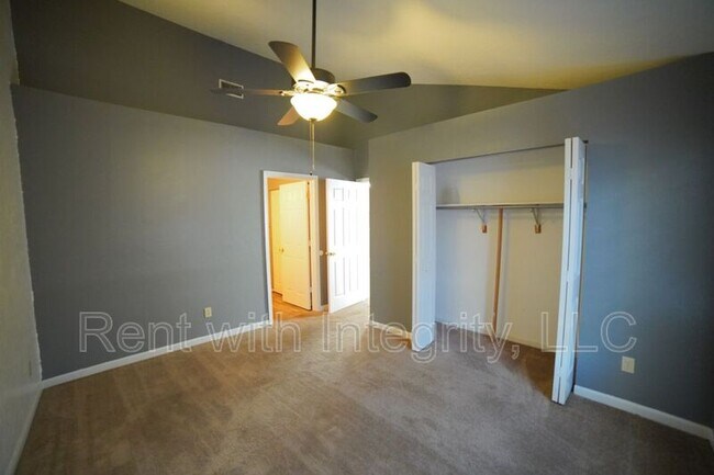 Building Photo - 6315 S Placid Pl