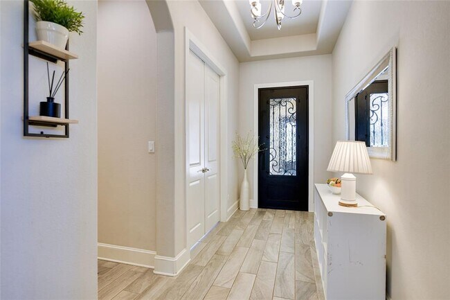 Building Photo - 949 Indian Hawthorne Dr