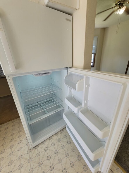 Building Photo - 347 4th Ave S