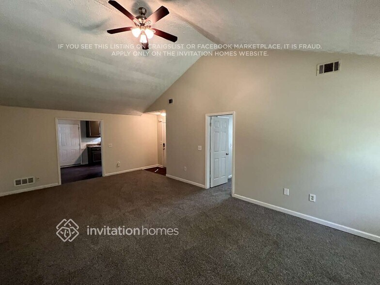 Building Photo - 4793 Cedar Lake Dr SE