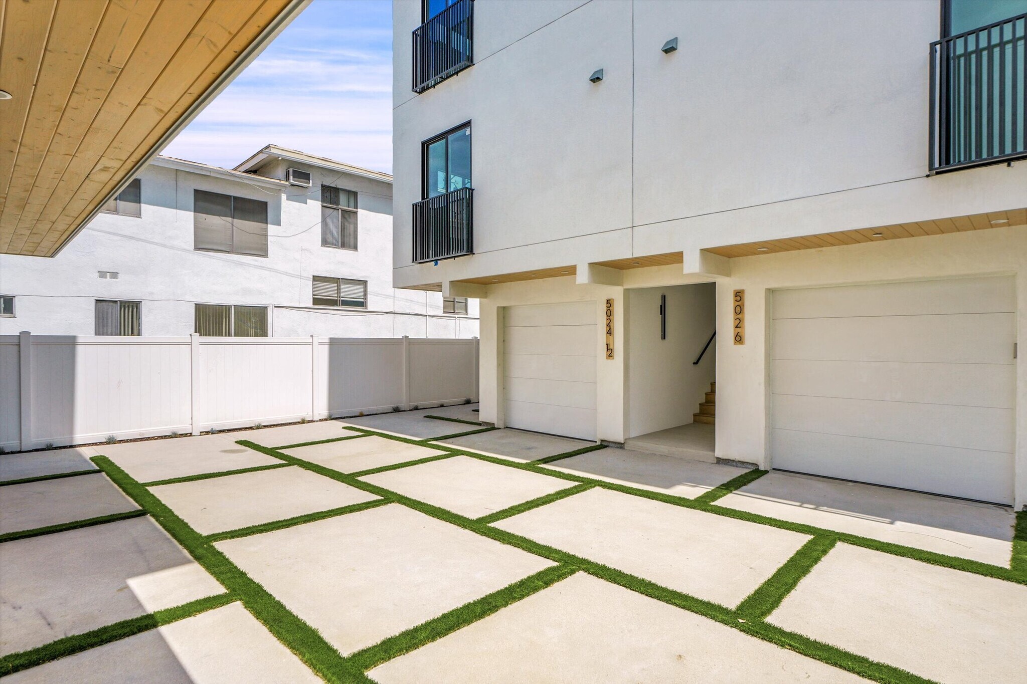 Building Photo - 5022 Cahuenga Blvd