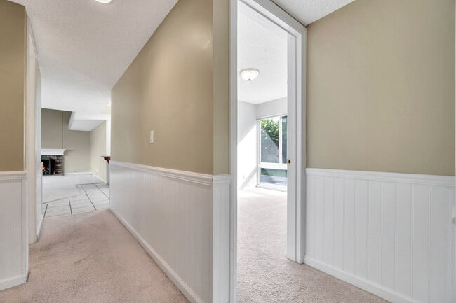 Building Photo - Charming Rossmoor Home