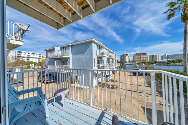 Building Photo - Charming 3-Story Townhome with Harbor View...