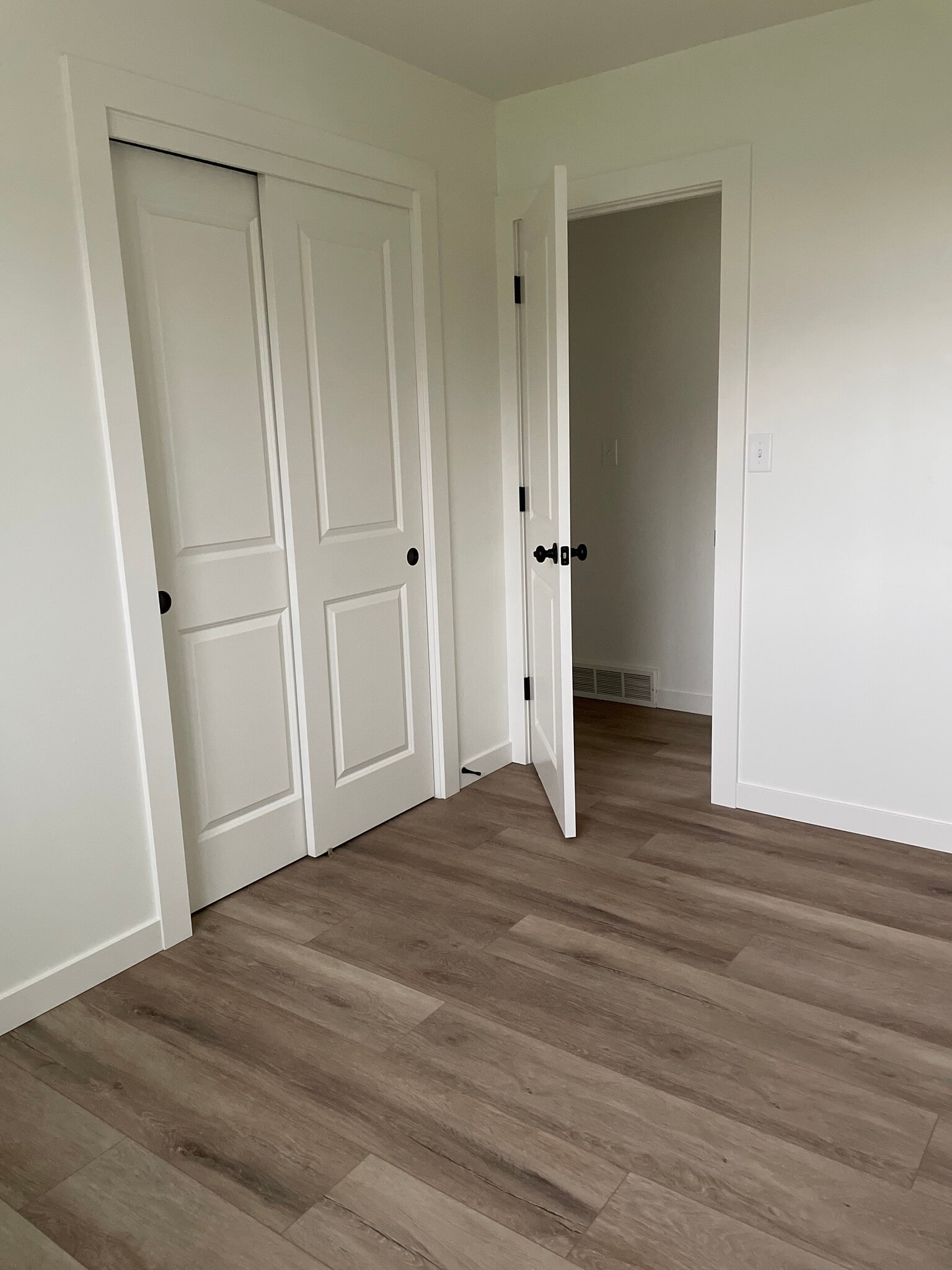 Building Photo - 345 Center St W