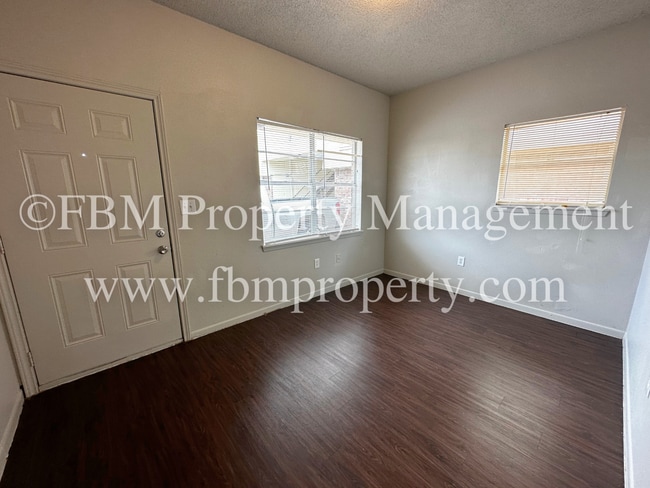 Building Photo - Willow Court Apartments, Unit 502 - 2 Bedroom, 1 Bathroom Apartment Home in Mexia, TX!