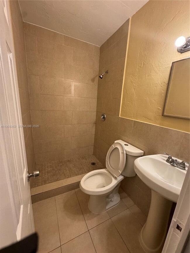 Building Photo - 4404 SW 22nd St