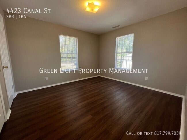 Building Photo - 4423 Canal St