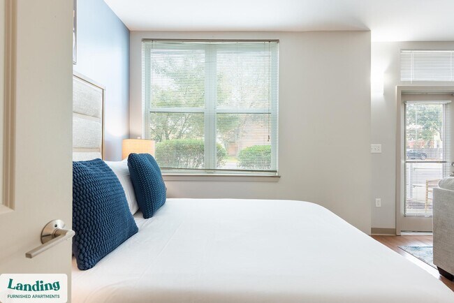 Building Photo - 1111 Stratford Ave