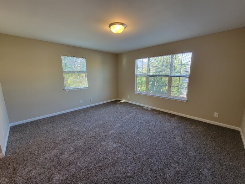 Building Photo - 63 Melrose Ct