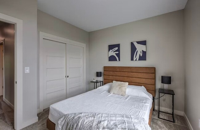 Building Photo - Fully Furnished Modern 3BR Retreat | Penthouse + Skyline Views