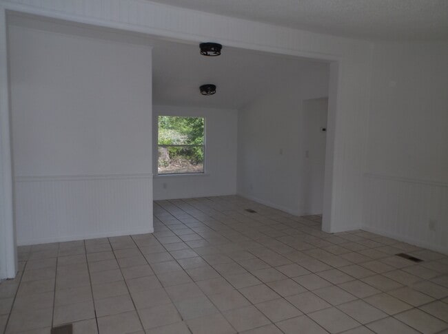 Building Photo - 808 Penny Pl