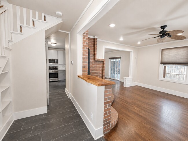 Building Photo - Heart of Bend Oasis: 3-Bedroom Home with Live-Edge Accents, New Carpet, and Fenced-In Parking