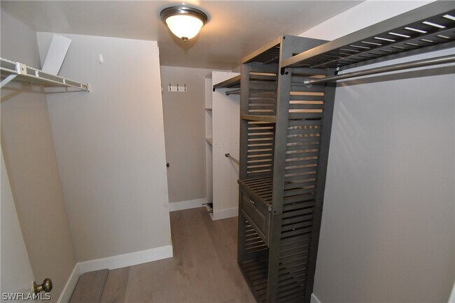 Building Photo - 5667 Rattlesnake Hammock Rd