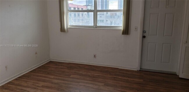 Building Photo - 467 Golden Isles Dr