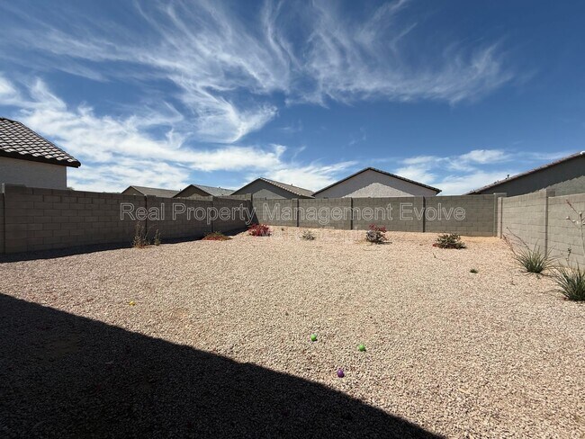 Building Photo - 19420 W Coolidge St