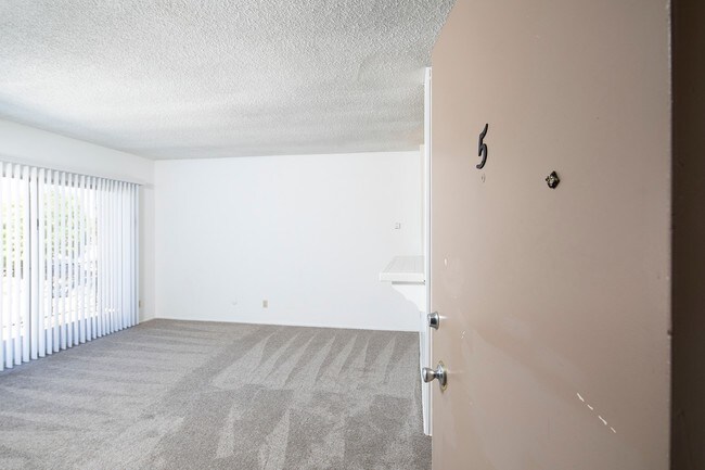 Primary Photo - 1811 Pacific Beach Dr