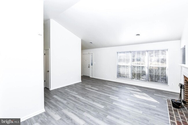 Building Photo - 4624 Governor Kent Ct