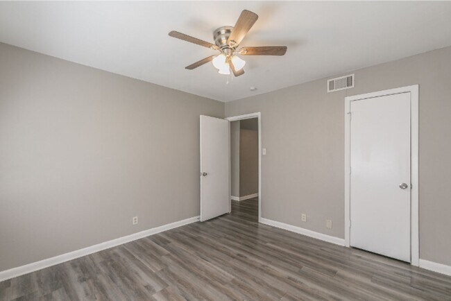 Building Photo - 7513 Maple Dr