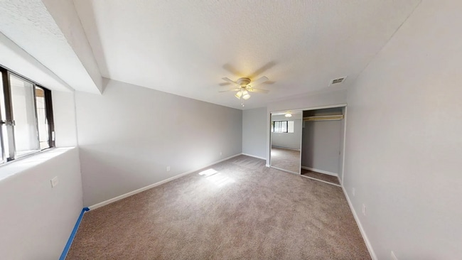 Building Photo - 5539-5541 Dorothy Dr