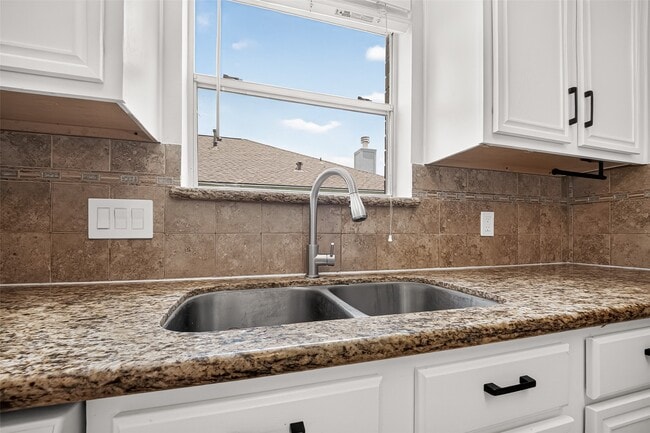 Building Photo - 9710 Berkshire Trce