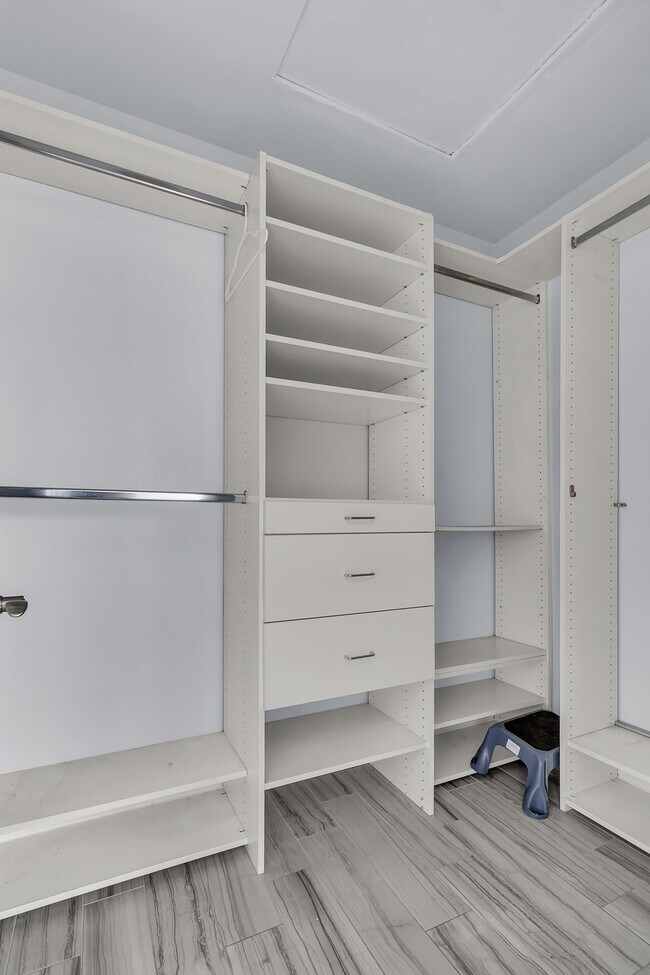 Building Photo - 952 E Cottonwood St