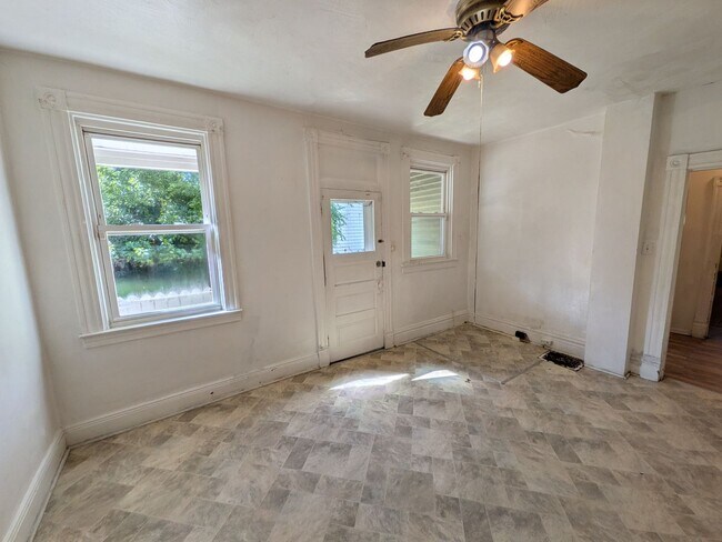 Building Photo - 3620 Grenada St