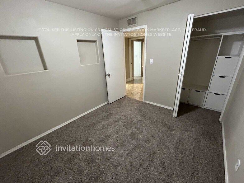 Building Photo - 15218 N 38th St