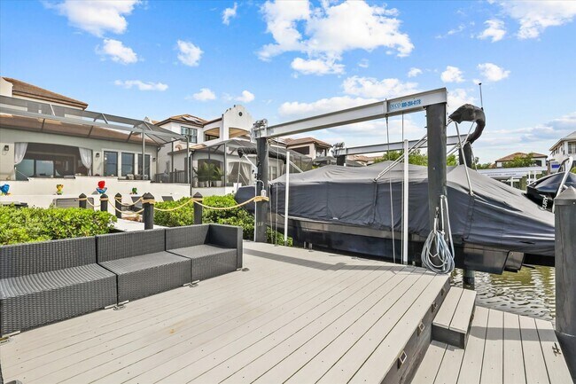 Building Photo - Waterfront Luxury Living | Private Dock + Direct Tampa Bay Access