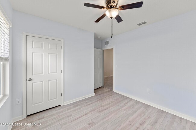 Building Photo - 1015 Dugan CIR SE