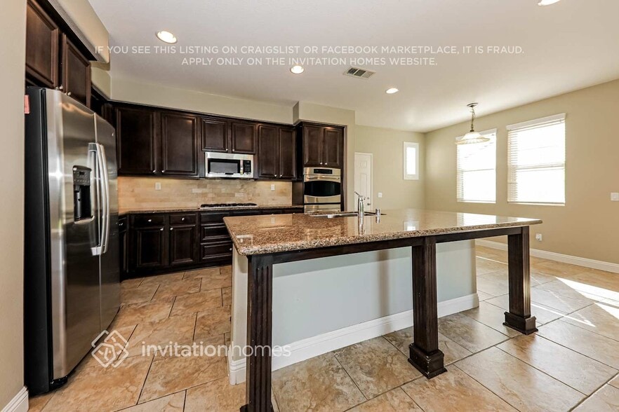 Building Photo - 30262 Trois Valley St