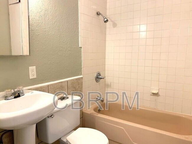 Building Photo - 2117 15th St