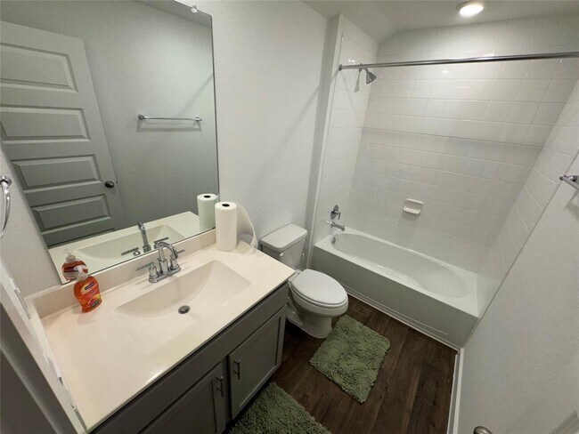 Building Photo - 204 James River Dr