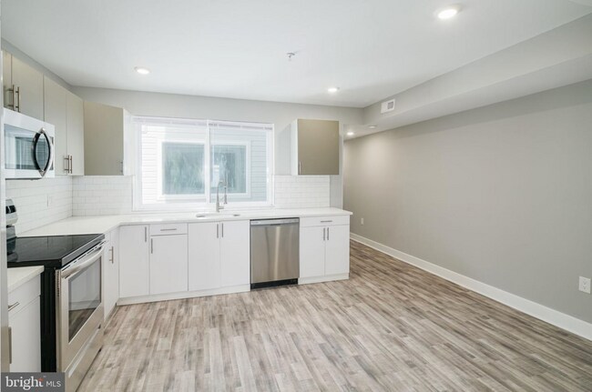Building Photo - 1443 N 8th St