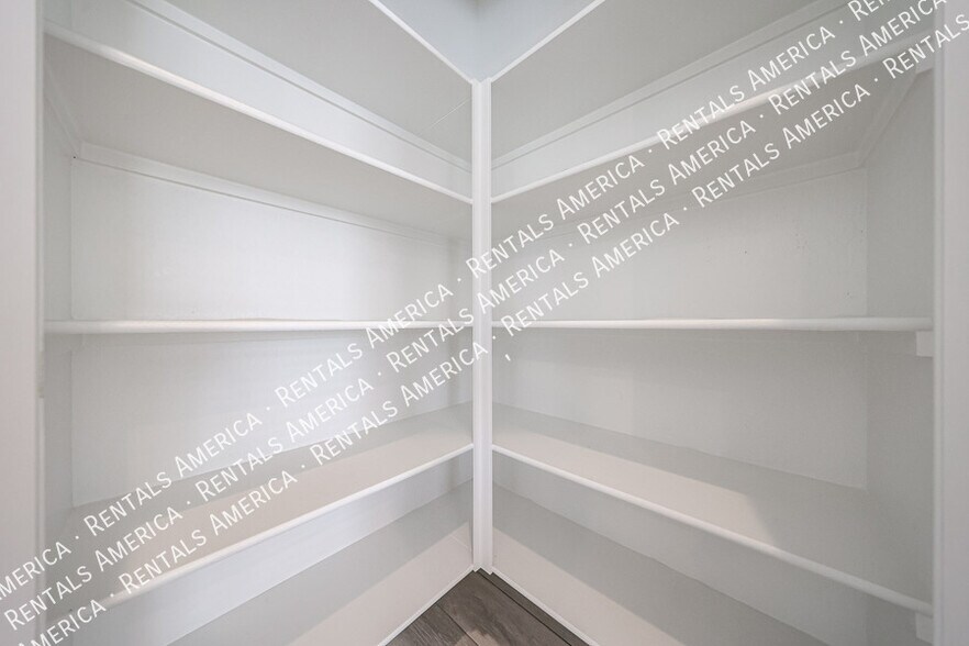 Building Photo - 4815 W Capistrano Ave