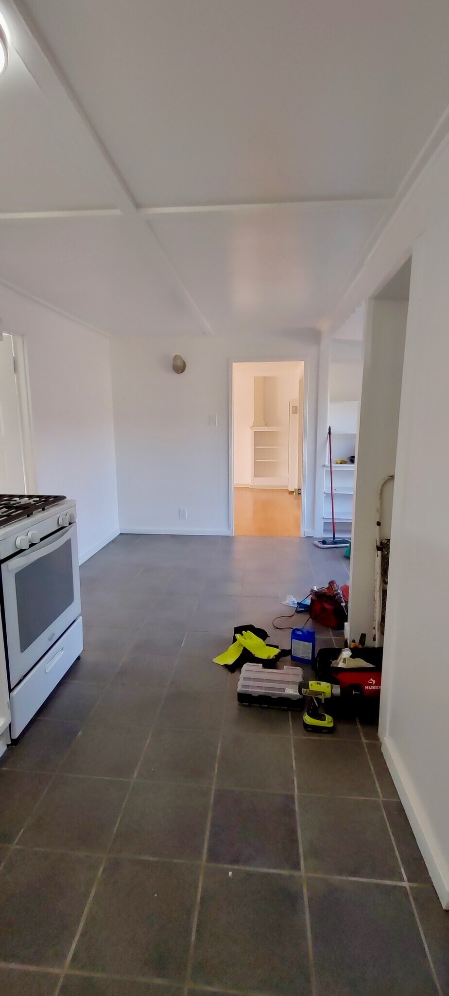 Kitchen - 1150 Sanborn Ave. Apt C