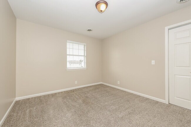 Building Photo - 3049 Brantley Dr