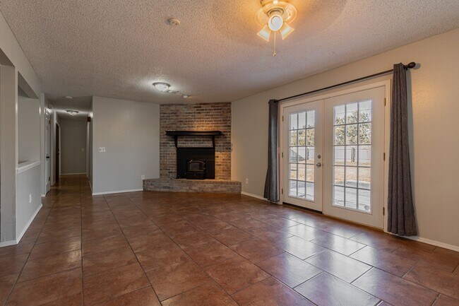 Building Photo - 3 Bed 2 Bath in Norman