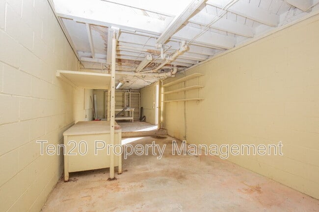 Building Photo - 4264 Yates Dr