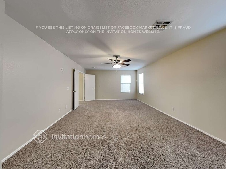 Building Photo - 1533 S Halsted Dr